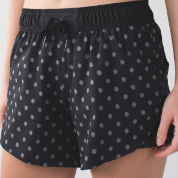 lululemon athletica Pants - (6023) LULULEMON Go The Distance Short Sz 6 W=13" REVERSIBLE